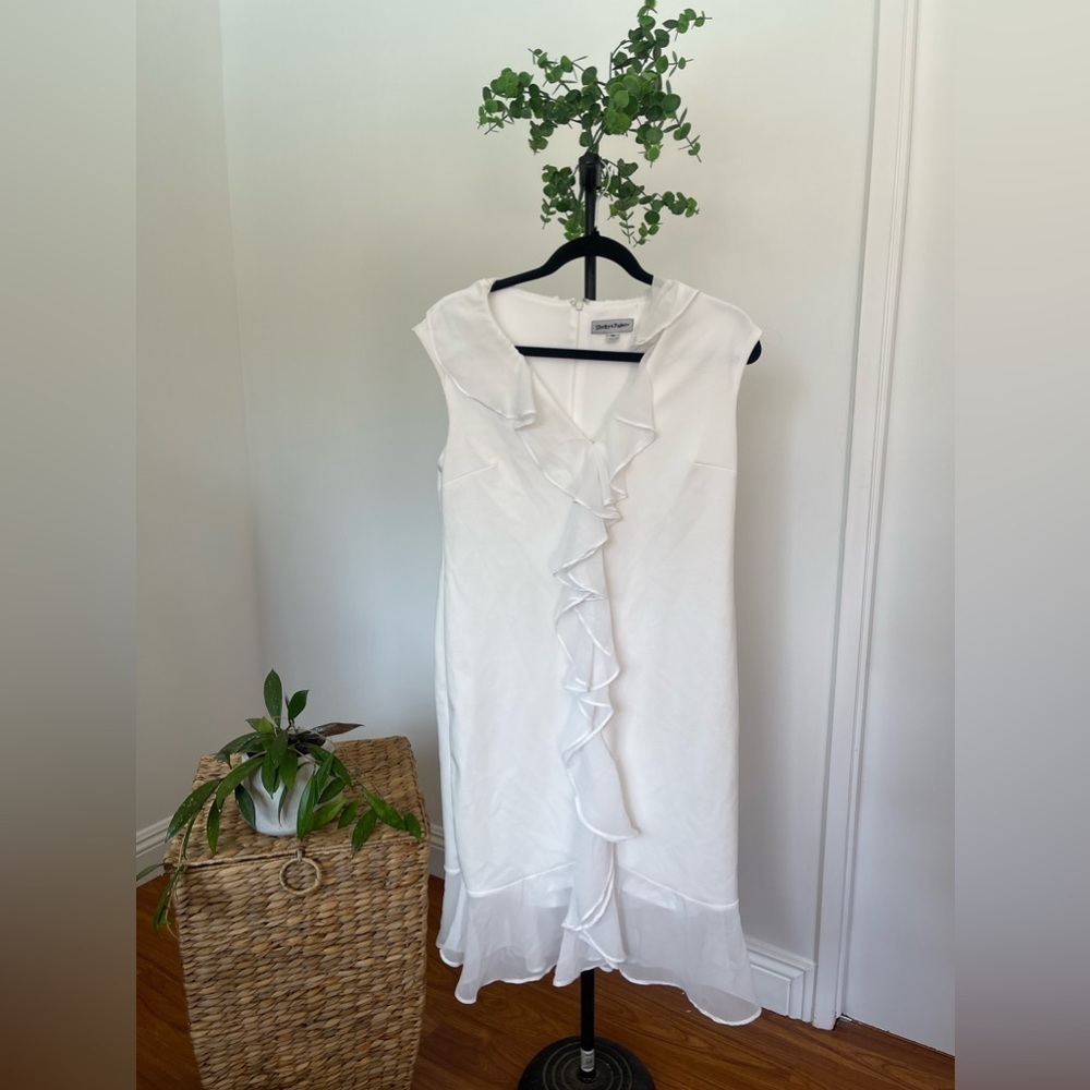 Beautiful crisp white comfy dress